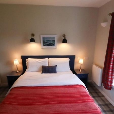 Old Pier House Hotel Fort Augustus Exterior photo