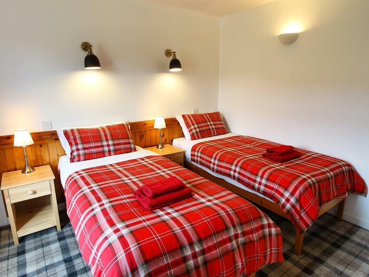 Old Pier House Hotel Fort Augustus Exterior photo